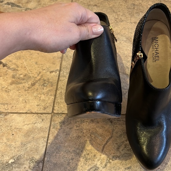 Michael Kors black booties - Picture 7 of 7